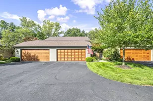 1114 Strathaven Dr N, Worthington, OH 43085 - Photo 1
