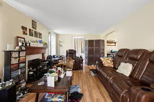 2422 Bretton Pl, Columbus, OH 43211 - Photo 2