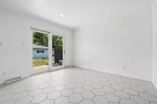 270 S Kellner Rd, Columbus, OH 43209 - Photo 8