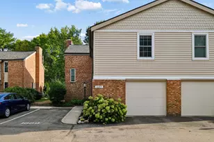 1689 Moravian St, Columbus, OH 43220 - Photo 4