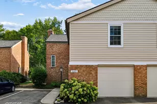 1689 Moravian St, Columbus, OH 43220 - Photo 2