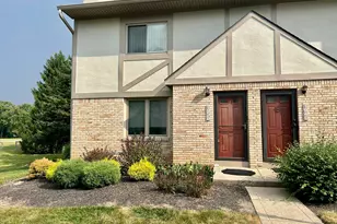 1938 Rockdale Dr, Columbus, OH 43229 - Photo 2