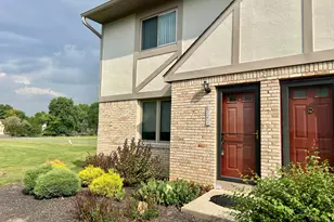 1938 Rockdale Dr, Columbus, OH 43229 - Photo 1