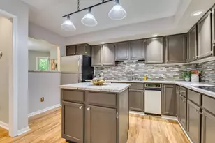 1623 Coppertree Rd, Columbus, OH 43232 - Photo 6