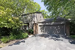 1623 Coppertree Rd, Columbus, OH 43232 - Photo 2