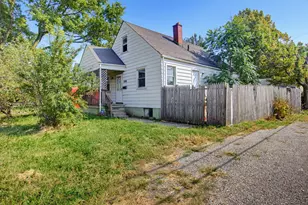 2576 Beulah Rd, Columbus, OH 43211 - Photo 2