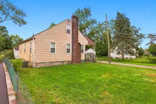 1080 Meadowdale Ave, Columbus, OH 43219 - Photo 2