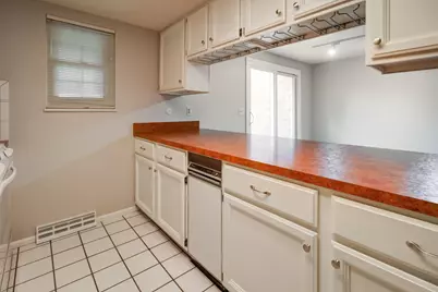1689 Saint Albans Court #22-89, Columbus, OH 43220 - Photo 14