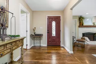 890 Lookout Point Dr, Columbus, OH 43235 - Photo 2