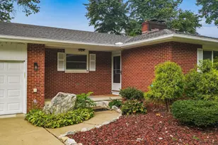 2801 Maplewood Dr, Columbus, OH 43231 - Photo 2