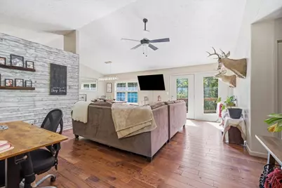 645 Floral Valley Drive W, Howard, OH 43028 - Photo 8