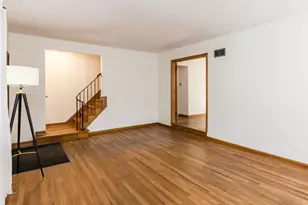 92 N Harding Rd, Columbus, OH 43209 - Photo 8