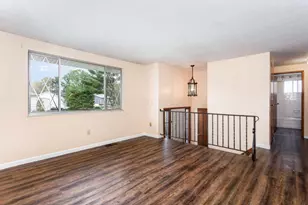 1687 Brookfield Square S, Columbus, OH 43229 - Photo 4