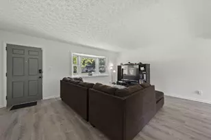 5029 Brinwood Pl, Columbus, OH 43232 - Photo 12