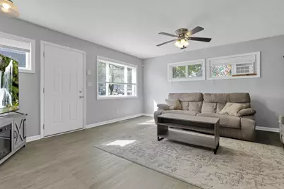 2438 Hanna Drive, Columbus, OH 43211 - Photo 14