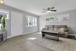 2438 Hanna Dr, Columbus, OH 43211 - Photo 14