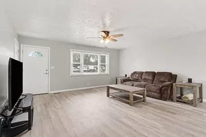 197 Helen Road SW, Pataskala, OH 43062 - Photo 2