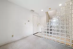 719 Sycamore Pl, Columbus, OH 43206 - Photo 10