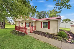 105 Beard St, Frazeysburg, OH 43822 - Photo 2