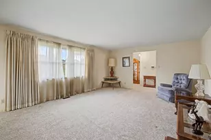 1268 Ponderosa Ct, Fairborn, OH 45324 - Photo 4
