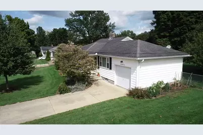 204 N Edgewood Road, Mount Vernon, OH 43050 - Photo 2