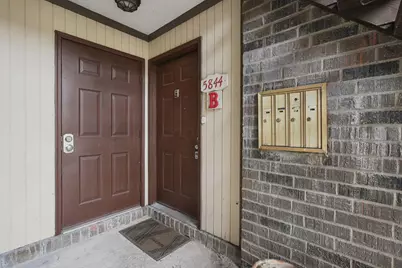 5844 Hallridge Circle #B, Columbus, OH 43232 - Photo 2