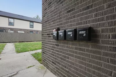 5844 Hallridge Circle #B, Columbus, OH 43232 - Photo 20
