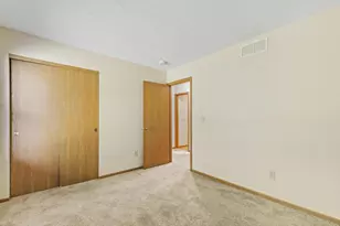 4666 Burkeshire Dr, Columbus, OH 43232 - Photo 28
