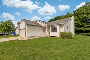 4666 Burkeshire Dr, Columbus, OH 43232 - Photo 2
