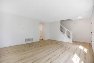4745 Ascot Dr, Columbus, OH 43229 - Photo 6