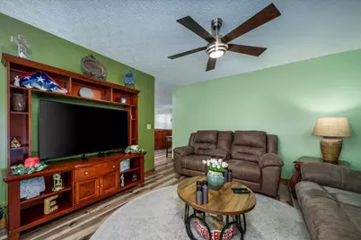 377 Lawnwood Drive, Circleville, OH 43113 - Photo 16