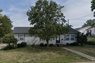 130 Hayward Ave, Circleville, OH 43113 - Photo 1