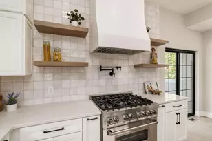 245 E Redbud Alley, Columbus, OH 43206 - Photo 26