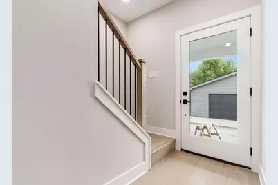 245 E Redbud Alley, Columbus, OH 43206 - Photo 18