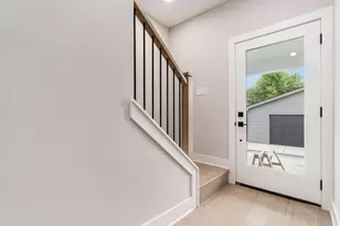 245 E Redbud Alley, Columbus, OH 43206 - Photo 18