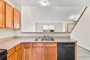 1405 Cedar Rapids Dr, Columbus, OH 43228 - Photo 14