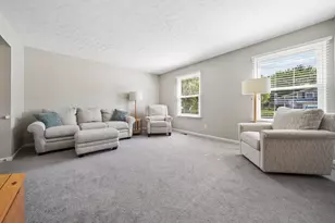 3794 Ravens Glen Dr, Columbus, OH 43221 - Photo 4