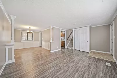 2349 Warfield Drive, Grove City, OH 43123 - Photo 8