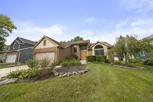 394 Meadow View Dr, Powell, OH 43065 - Photo 2