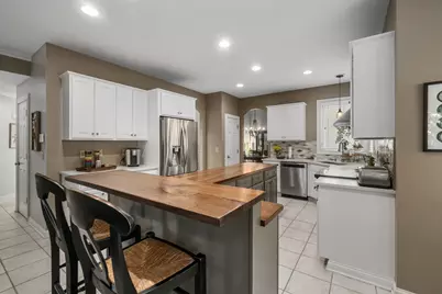 403 Ashmoore Circle E, Powell, OH 43065 - Photo 2