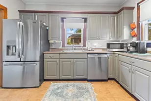 517 N 10th St, Cambridge, OH 43725 - Photo 4