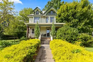 517 N 10th St, Cambridge, OH 43725 - Photo 1