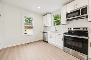 1465 Genessee Ave, Columbus, OH 43211 - Photo 16