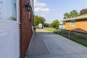 120 Ziegler Ave, Columbus, OH 43207 - Photo 4