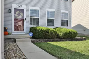 3121 Fox Chaple Dr, Columbus, OH 43232 - Photo 2
