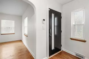 936 Lilley Ave, Columbus, OH 43206 - Photo 2