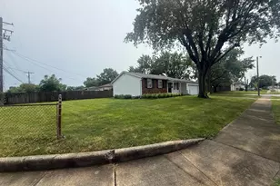 3060 Dunloe Rd, Columbus, OH 43232 - Photo 2