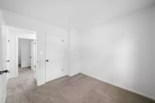 1967 Dunning Rd, Columbus, OH 43219 - Photo 14