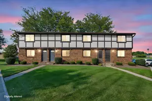 4880 Berry Hill Ct, Columbus, OH 43230 - Photo 2