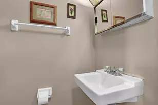 4880 Berry Hill Ct, Columbus, OH 43230 - Photo 18